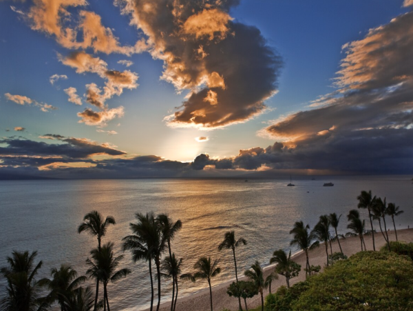 Luxury Oceanfront Condo in West Maui - Stunning Views & Amenities